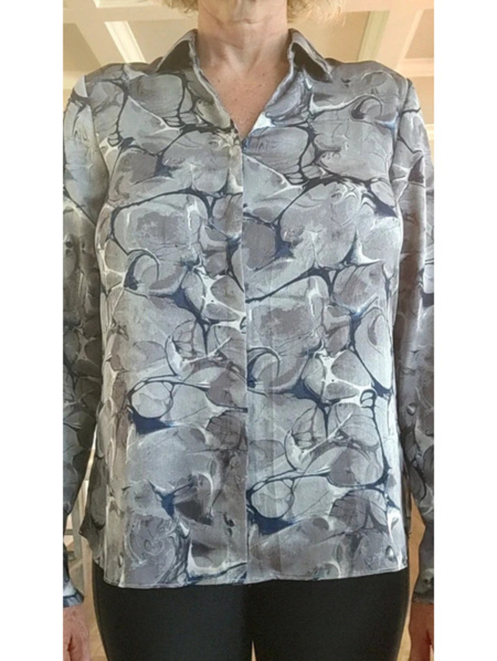 Nic + Zoe button up long sleeve shirt gray and blue sz small